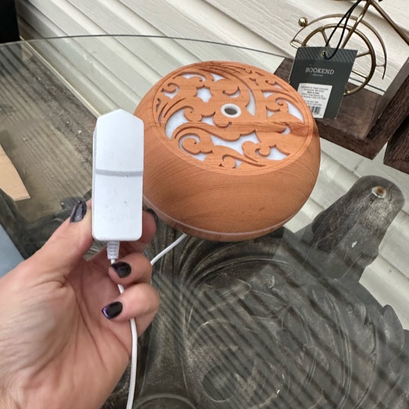 Unique ultrasonic technology wooden grain design oil diffuser and oils. W1-44-23 - Picture 6 of 8